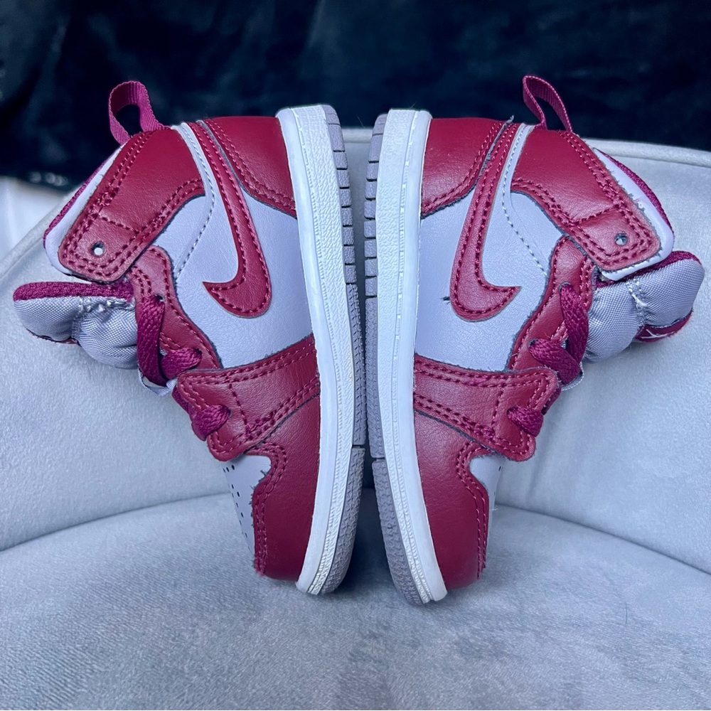 Air Jordan 1 Mid TD Toddler Sneakers - Picture 2 of 7